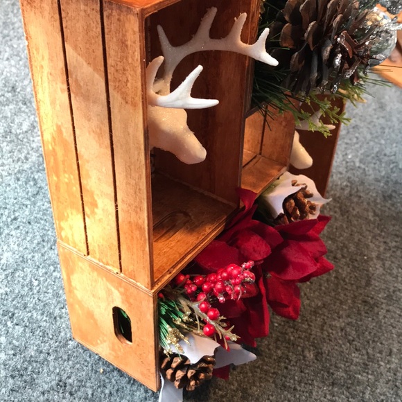 Deer Holiday Poinsettia Arragement - Picture 5 of 8